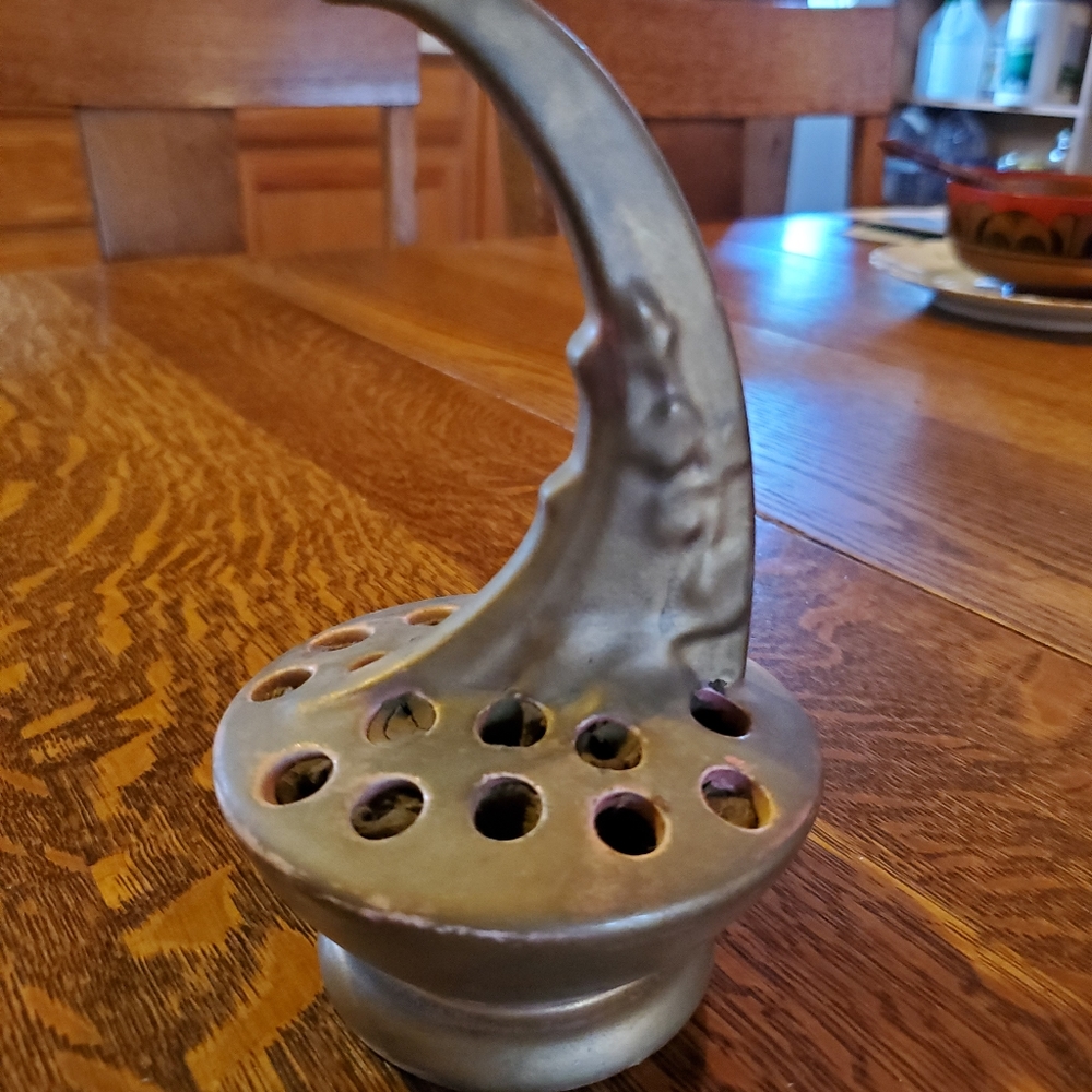 Vintage Roseville Frog